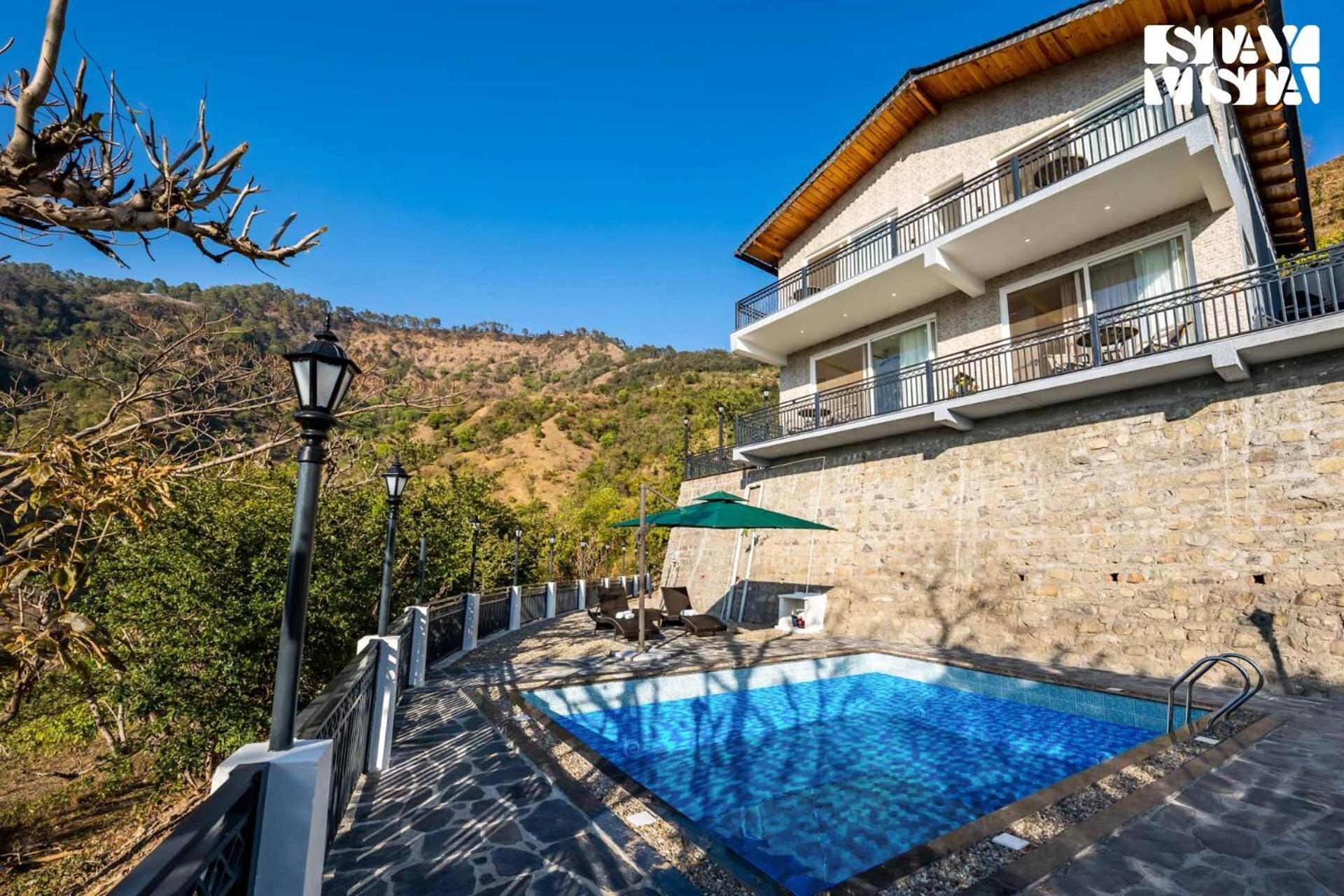 Stayvista At Sunset Springs With Pool & Views Найнітал Екстер'єр фото